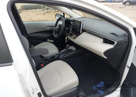 2020 Toyota Corolla Le z USA, uszkodzony, nr VIN 5YFEPRAE1LP009803